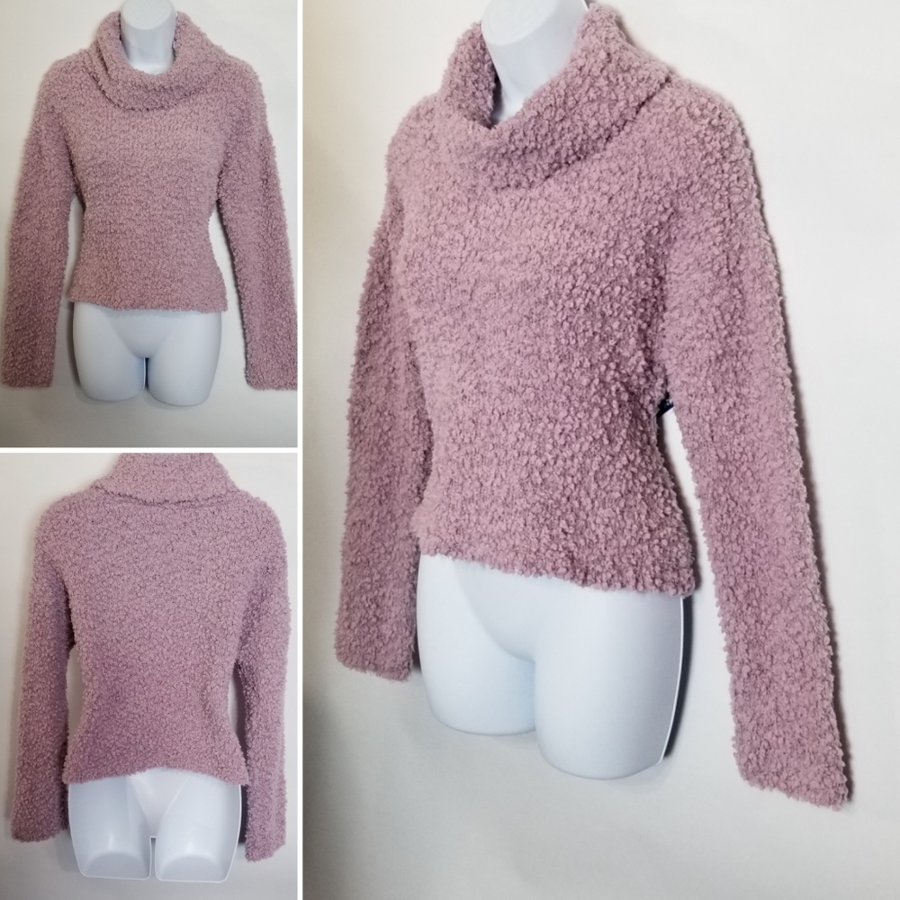 TurtleNeck PullOver Sweater - Picture 2 of 3